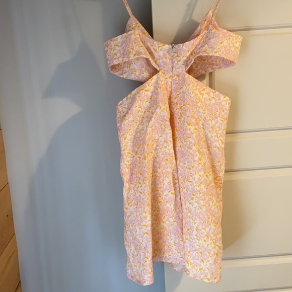 Brand new Zara cut out dress SOLD OUT ONLINE - Picture 4 of 5